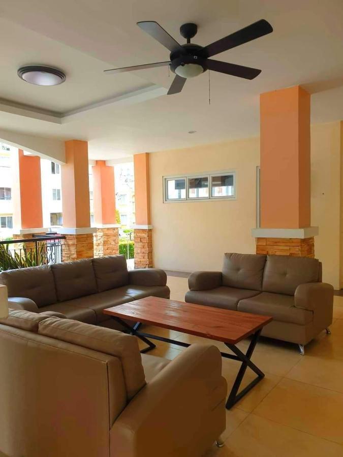Arezzo Davao Near Sm Lanang & Airport Exterior foto